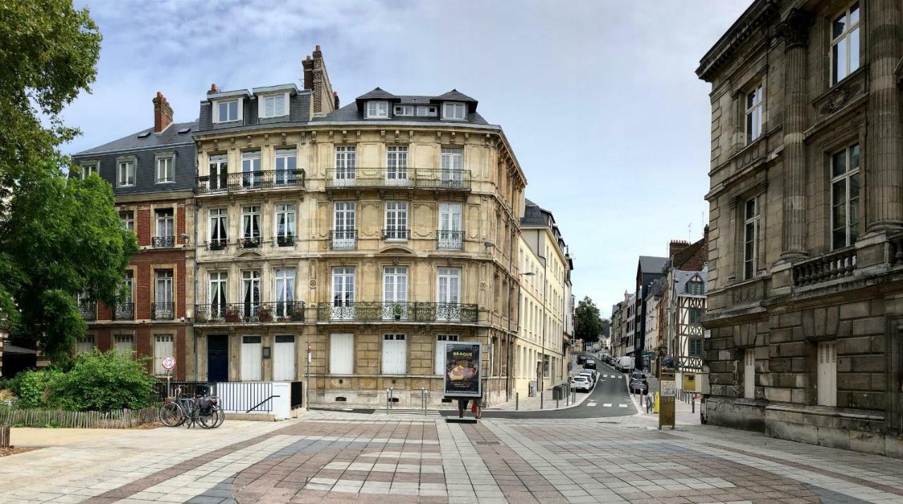 Joli Avec Cour Privée Proche Gare&centre Appartement