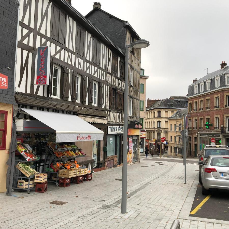 Joli Avec Cour Privée Proche Gare&centre Rouen